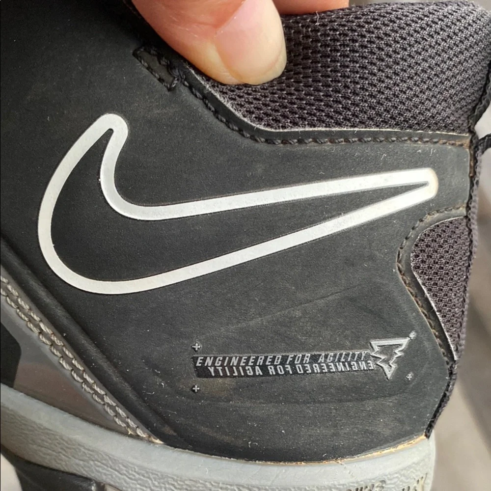 Nike Kids Black and White Sneakers